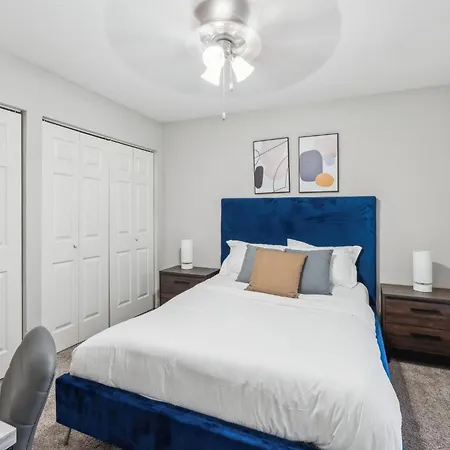 Stratton 2405H I Spacious 1 Bed 1 Bath
